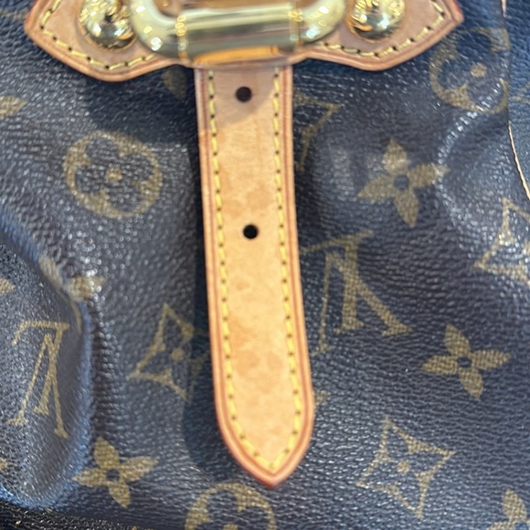 Louis Vuitton Monogram Canvas GM Tivoli Bag - Picture 7 of 16